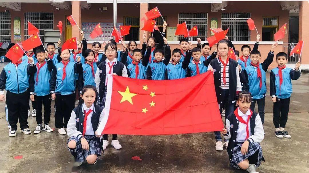 荣盛发展：预计去年归母净利润最多6亿元，2022年亏损1...